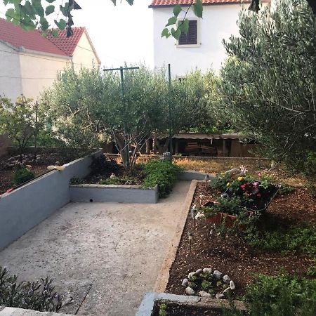 Apartmani Katarina Бол Экстерьер фото